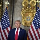 El candidato presidencial republicano y expresidente Donald Trump pronuncia un discurso desde su finca Mar-a-Lago, el lunes 4 de marzo de 2024, en Palm Beach, Florida. (AP Foto/Rebecca Blackwell)