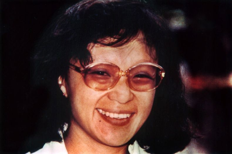 En esta foto, sin fecha, entregada por la Fundaci&oacute;n Mirna Mack, aparece la antrop&oacute;loga Myrna Mack en una localidad indeterminada. Mack fue asesinada el 11 de septiembre de 1990, por miembros del Estado Mayor Presidencial, cuando elaboraba un