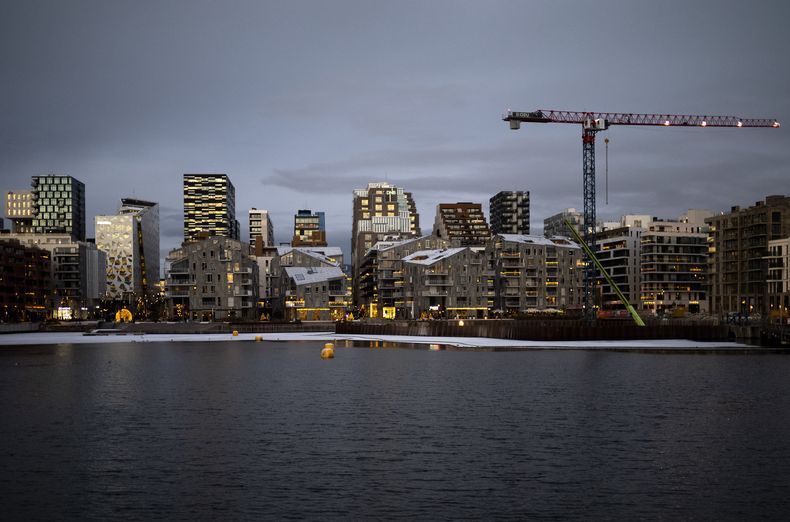Una foto de edificios de Oslo, Noruega, tomada el 8 de diciembre del 2022. (AP foto/Markus Schreiber)