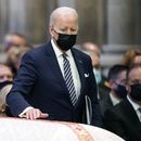 Joe Biden rinde homenaje a Bob Dole, veterano de la IIGM
