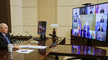 El presidente ruso Vladímir Putin encabeza una reunión de gabinete a través de una videoconferencia en la residencia de Novo-Ogaryovo, en las afueras de Moscú, el miércoles 23 de septiembre de 2026. (Vyacheslav Prokofyev/Sputnik, Kremlin Pool Foto vía AP)