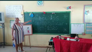 ¿bienbenidos? se hace viral la falta de ortografia de una maestra de primaria cubana en el inicio del curso escolar