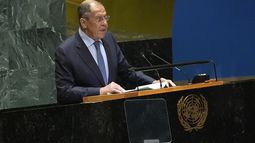 El ministro de Exteriores ruso, Serguéi Lavrov, habla en la 79a sesión de la Asamblea General de la ONU, el sábado 28 de septiembre de 2024. (AP Foto/Pamela Smith)