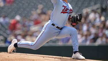 Mellizos superan 4-0 a Reales y barren la serie