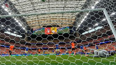 Cody Gakpo (11) anota el cuarto gol de Holanda en el partido contra Suecia en la fase de grupos del Mundial, el sábado 20 de juniod e 2026, en Houston. (AP Foto/Ashley Landis)
