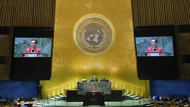 ARCHIVO – La ministra de Asuntos Exteriores y Comercio Exterior de Jamaica, Kamina Johnson Smith, habla en la 79na sesión de la Asamblea General de la Organización de las Naciones Unidas el viernes 27 de septiembre de 2024. (AP Foto/Pamela Smith, Archivo)