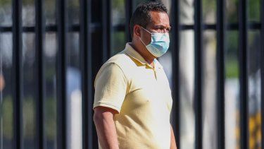 Revelan foto del exalcalde de Humacao con $10,000 en efectivo en una bolsa producto de un soborno
