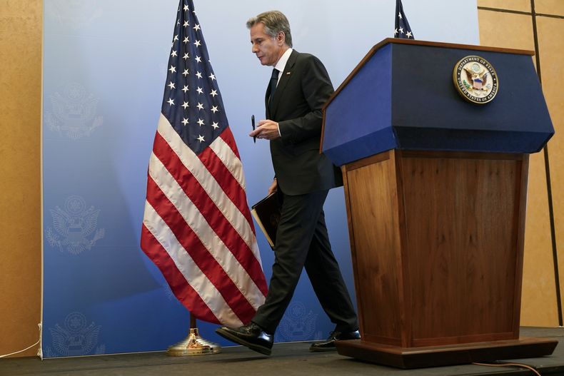 El secretario de Estado de Estados Unidos, Antony Blinken, tras una conferencia de prensa el jueves 12 de octubre de 2023, en Tel Aviv. (AP Foto/Jacquelyn Martin, pool)