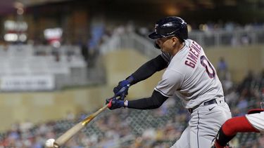 Guardianes superan a Mellizos en 11 innings