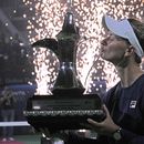 Krejcikova sorprende y supera a Swiatek para ganar en Dubai