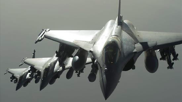 francia bombardea masivamente posiciones del estado islamico en siria