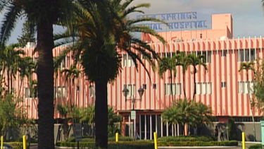 interponen segunda demanda contra palm springs hospital