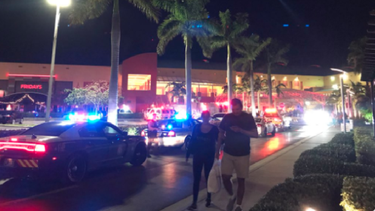 evacuan y reabren el dolphin mall despues de escucharse supuestos disparos