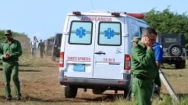 americateve | El hecho ocurrió cuando un camión invadió la senda contraria e impactó a una ambulancia.