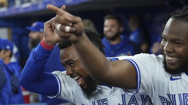 Azulejos abren campaña con remontada histórica