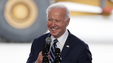 Sondeo AP: 55% desaprueba trabajo de Biden como presidente