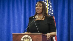 La secretaria estatal de Justicia de Nueva York, Letitia James, en Nueva York, el 16 de febrero de 2024. (AP Foto/Bebeto Matthews)