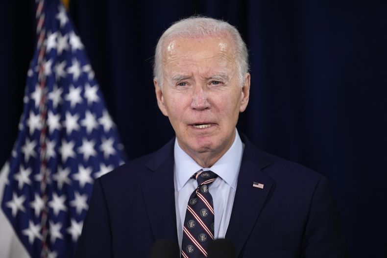 El presidente Joe Biden habla sobre la muerte del expresidente Jimmy Carter el domingo 29 de diciembre de 2024 en el Company House Hotel en Christiansted, St. Croix, Islas Vírgenes de EE UU. (AP Foto/Susan Walsh)