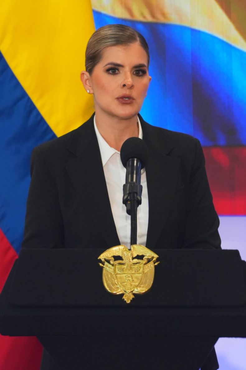 La presidenta de Costa Rica, Laura Fernández, habla durante una conferencia de prensa conjunta con el presidente de Colombia, Abelardo de la Espriella, en Barranquilla, Colombia, el martes 22 de septiembre de 2026. (Foto AP/Vanexa Romero)
