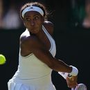 Coco Gauff, de los Estados Unidos, devuelve una pelota durante el partido de tercera ronda de individuales femeninos contra Claire Liu, también de los Estados Unidos, en el Campeonato de Tenis de Wimbledon en Londres, el viernes 3 de julio de 2026. (Foto AP/Brian Inganga)