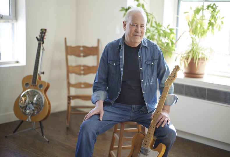 Larry Saltzman posa para un retrato el sábado 22 de febrero de 2025, en Nueva York. (Foto Matt Licari/Invision/AP)