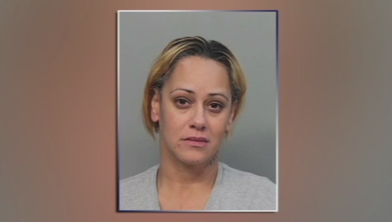 MUJER MAQUILLAKE.png