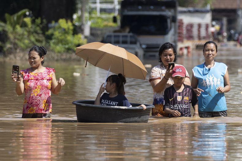 Las inundaciones en Chiang Mai, Tailandia, el 6 de octubre del 2024. (AP foto/Wason Wanichakorn)
