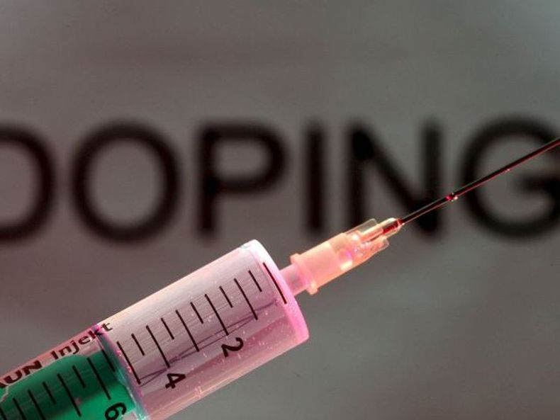 Al parecer, no solo deportistas profesionales se servían de la red de distribución de sustancias prohibidas.