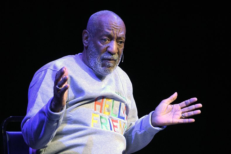 El c&oacute;mico Bill Cosby act&uacute;a en el Maxwell C. King Center for the Performing Arts, en Melbourne, Florida, el 21 de noviembre de 2014. (Foto AP/Phelan M. Ebenhack)