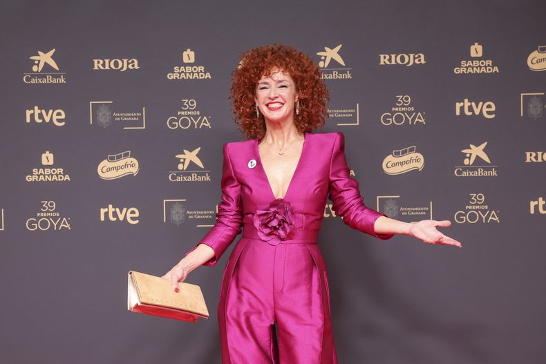 Marta Belenguer llega a la 39ª edición de los Premios Goya en Granada, España, el sábado 8 de febrero de 2025, en Granada. (Foto AP/Fermin Rodriguez)