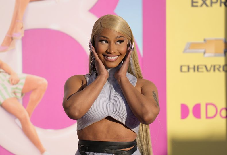 Nicki Minaj llega al estreno de Barbie el domingo 9 de julio de 2023 en The Shrine Auditorium en Los Angeles. (Foto AP/Chris Pizzello)