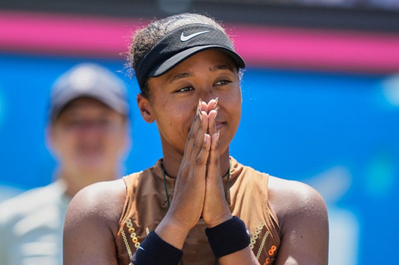La japonesa Naomi Osaka reacciona tras perder contra la checa Karolina Muchova en la final del torneo de tenis WTA del Abierto de Bad Homburg en Bad Homburg, Alemania, el sábado 27 de junio de 2026. (Foto AP/Michael Probst)