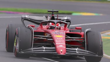 Sainz y Leclerc lideran con Ferrari prácticas para Australia