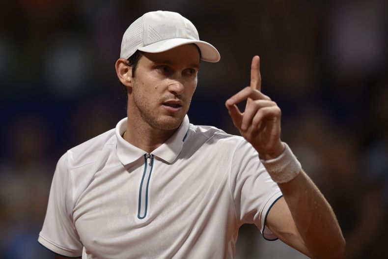 El chileno Nicolás Jarry festeja durante su partido ante el español Carlos Alcaraz, en las semifinales del Abierto de Argentina, el sábado 17 de febrero de 2024 (AP Foto/Gustavo Garello)