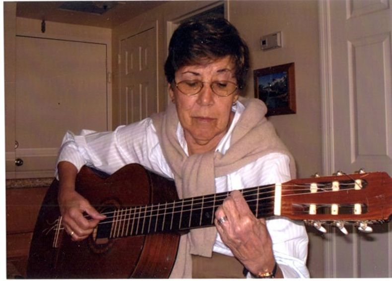 Fue obligda a exiliarse en 1969, cuando el régimen de Fidel Castro consideró su canción "Adiós felicidad" como decadente y pesimista.