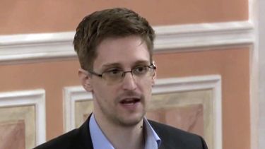 Exclusiva AP: Barr se opone a indultar a Snowden