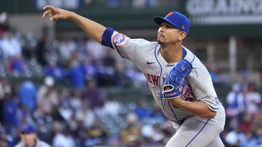 El venezolano Carlos Carrasco, abridor de los Mets de Nueva York, lanza ante los Cachorros de Chicago el jueves 25 de mayo de 2023 (AP Foto/Nam Y. Huh)