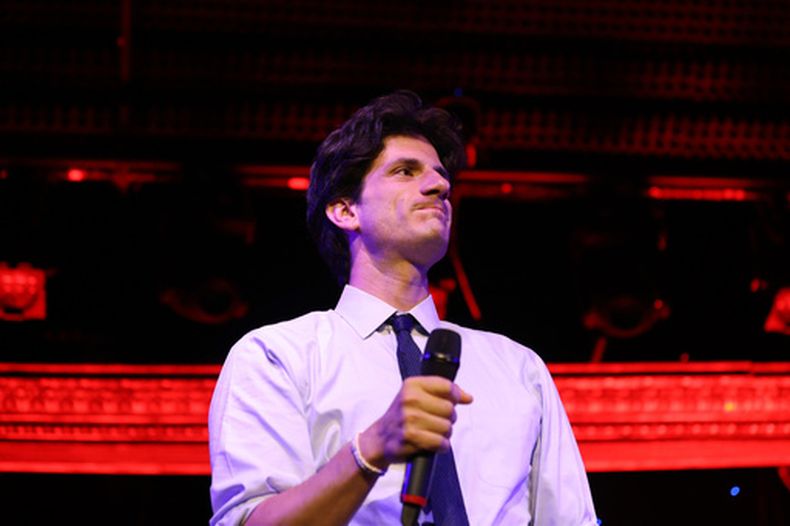 El candidato congresional demócrata Jack Schlossberg en Nueva York, el 23 de junio del 2026. (AP foto/Heather Khalifa)