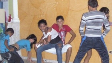 colombia: buscan prohibir bailes eroticos entre menores