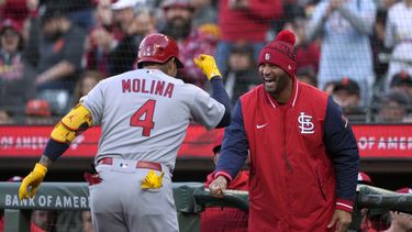 Molina sacude jonrón y Cardinales arrollan 7-1 a Gigantes