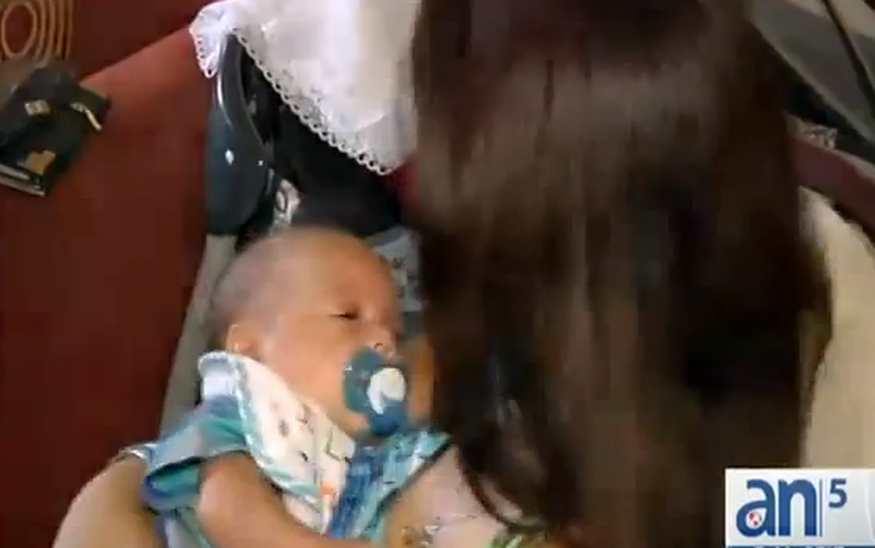 Una mujer tras intentar por mucho tiempo tener un segundo hijo lo consiguió a la edad de 47 años.