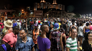 mucha comida y mucha policia: carnavales en los 500 anos de la habana