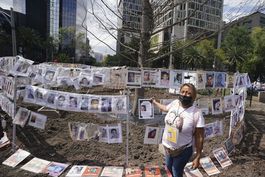 mexico: familias de desaparecidos clausuran fiscalia