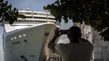EEUU impone restricciones comerciales y de viajes a Cuba