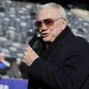 Mujer retira demanda de paternidad contra Jerry Jones