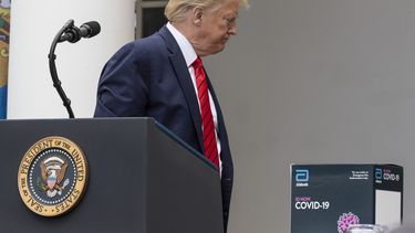 Trump termina comparecencia por discrepancias con reporteras