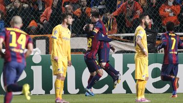 americateve | El jugador del Barcelona, Lionel Messi, centro derecha, festeja con su compa&ntilde;ero Jordi Alba tras anotar un gol contra APOEL el martes, 25 de noviembre de 2014, en Nicosia. (AP Photo/Petros Karadjias)