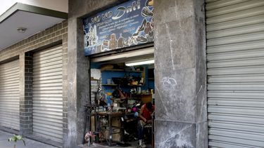 AP FOTOS: Al atardecer, la capital de Venezuela se vacía