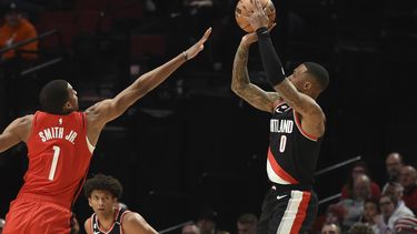 Lillard anota 71 puntos y 13 triples en triunfo ante Houston