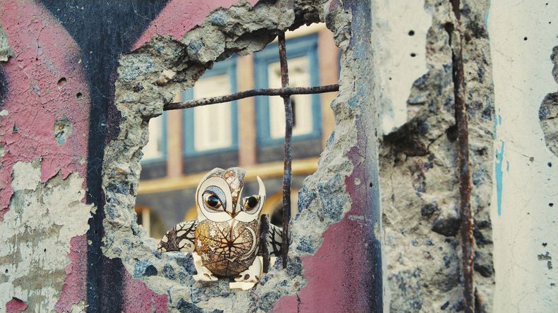 En esta imagen proporcionada por Sundance Institute, una escena del documental Porcelain War de Slava Leontyev y Andrey Stefanov de la selección oficial del Festival de Cine de Sundance 2024. (Slava Leontyev y Andrey Stefanov/Sundance Institute vía AP)